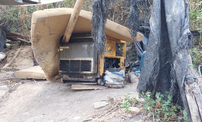 Operación Draga 13 logra incautar maquinaria y explosivos, afectando las finanzas del grupo Autodefensas Unidas de Nariño y protegiendo un afluente vital de la región.