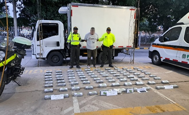 Incautados 83 kilos de cocaína que estaban escondidos en una caleta en un furgón