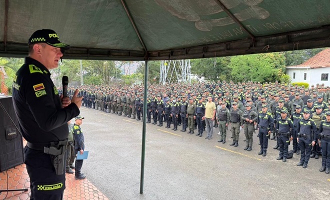 Instrucción al personal por parte del Señor BG William Castaño