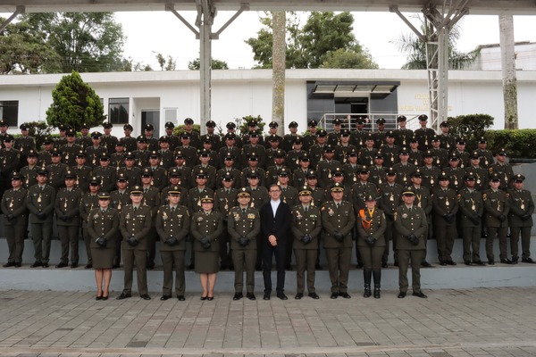 248 estudiantes de la Compañía Simón Bolívar 