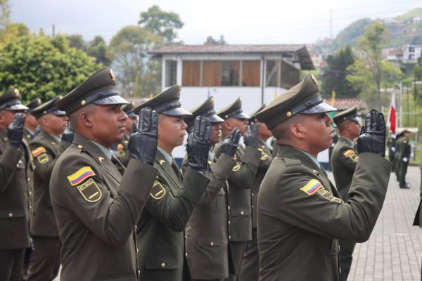 Juramento de 288 patrulleros de policía_escuela alejandro gutiérrez