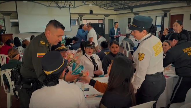 Reconocimiento a su valentía, compromiso y aporte a la seguridad