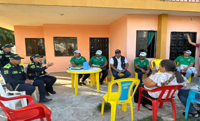 La subteniente Jenifer Ramírez Flórez abrió el espacio con la serenidad que exige la hora 