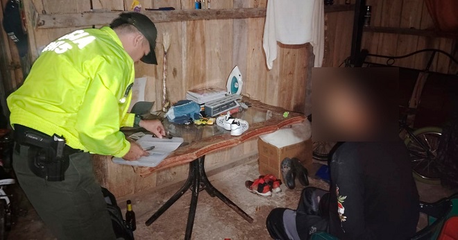 Lectura de derechos del capturado en Vélez