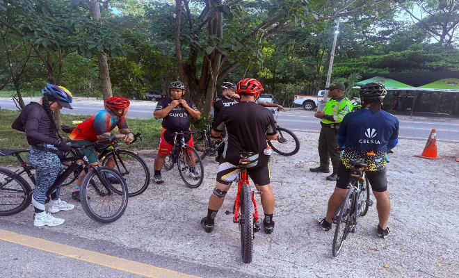 Los uniformados verificaron el uso adecuado de elementos de bioseguridad 