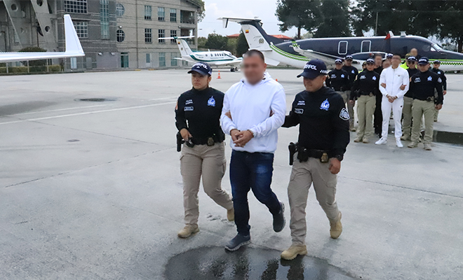 Desplazamiento de capturados con fines de extradición 