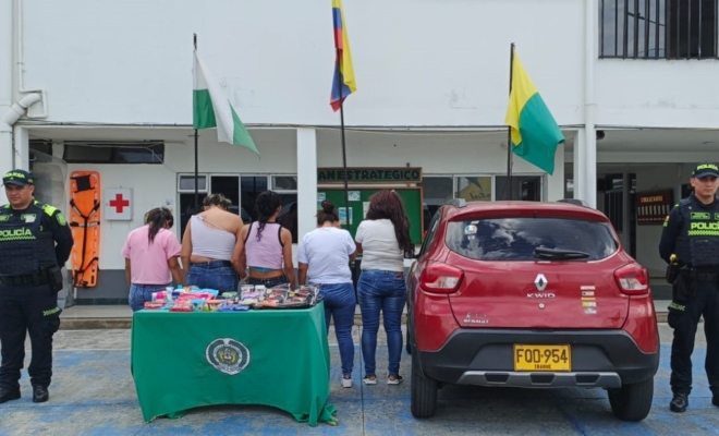 Patrullas de Chinchiná frustran robo en supermercado y capturan a cinco mujeres