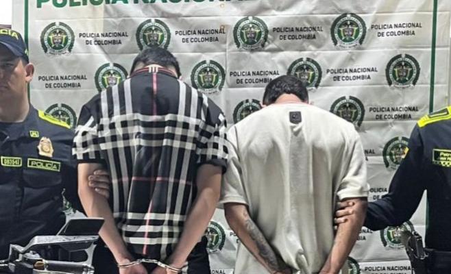 La Policía Nacional capturó en flagrancia a dos sujetos por hurto a estaciones de servicio en Apulo