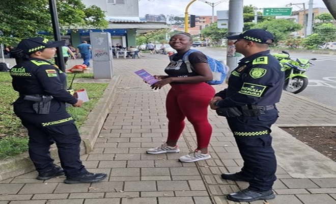 Patrulla púrpura en Envigado