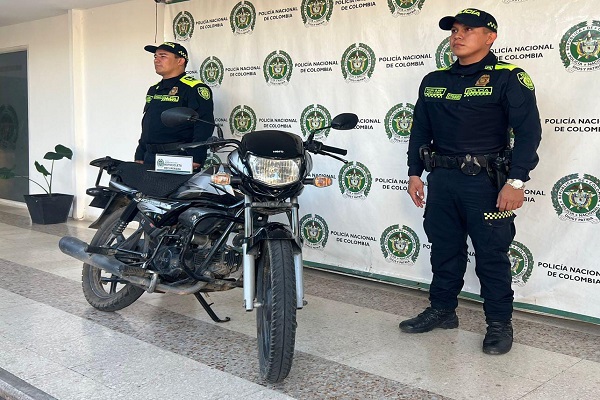 El vehículo fue trasladado hasta las instalaciones policiales, donde fue entregado a su propietario.
