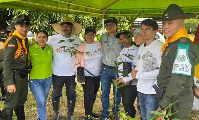 La Policía Nacional lidera jornada ambiental en el Día Internacional del Árbol