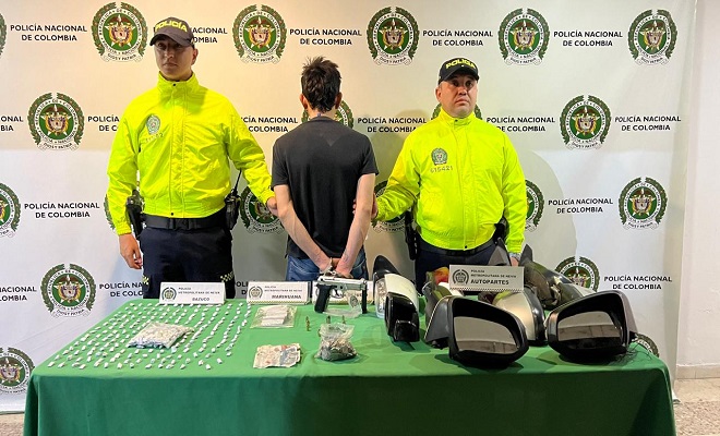 Durante este importante operativo se logra la captura de un hombre y la recuperación de autopartes 