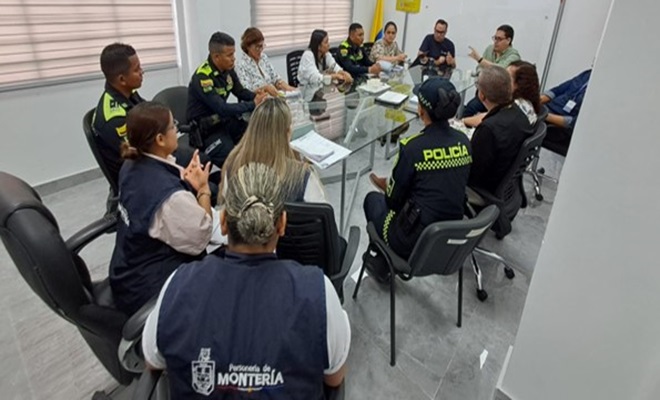 Polic&iacute;a y funcionarios de entidades gubernamentales