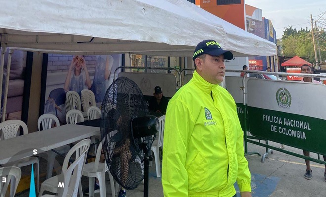 Policía judicial prestando seguridad para prevenir el delito