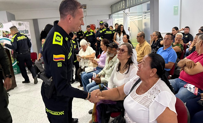 Presentaci&oacute;n institucional ante la comunidad granadina