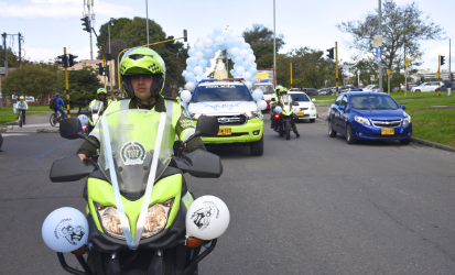 Procesión vehículos institucionales y en compaña de la ciudadanía.