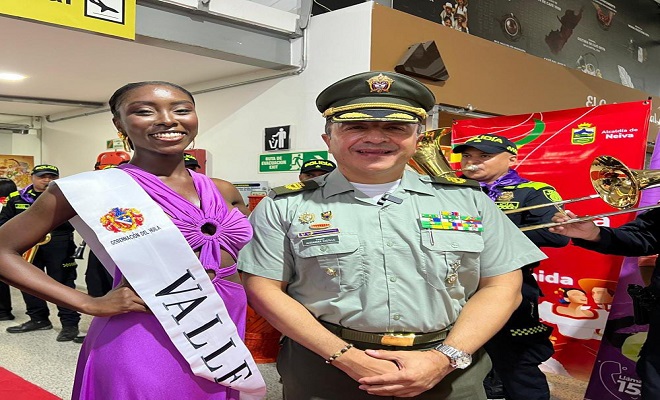 Representante del Valle al reinado nacional del bambuco, es Auxiliar de Policía