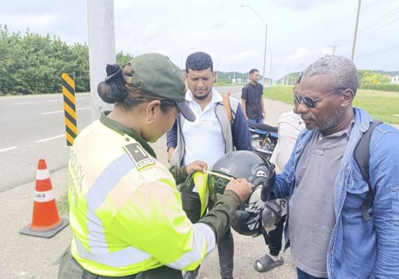 Respeta los límites de velocidad y las señales de tránsito