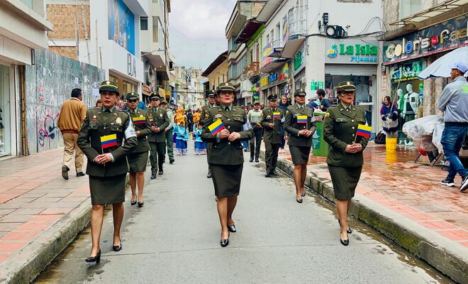 Policías se preparan para este 20 de julio