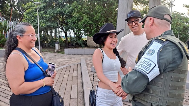 Servicio de policía en áreas como la protección de la infancia y adolescencia, el turismo y el patrimonio cultural