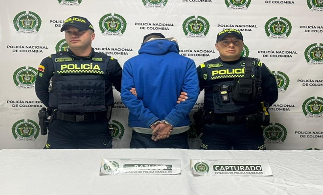 Dos policías y un capturado con 32 dosis de bazuco