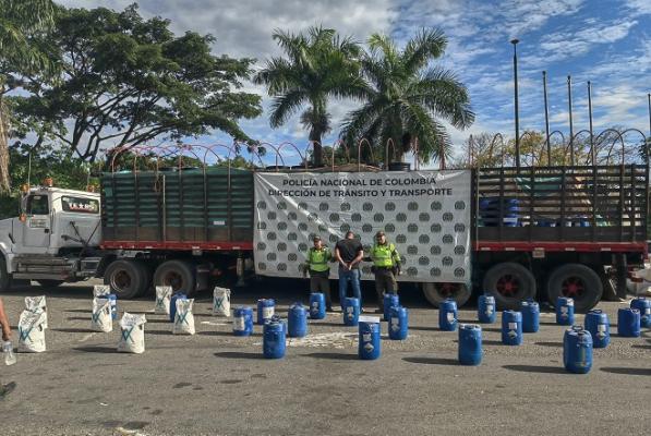 Sujeto que transportaba insumos al parecer al servicio del narcotráfico fue capturado en operativo policial  