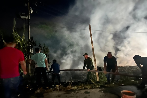 Trabajando con la comunidad para mitigar el incendio