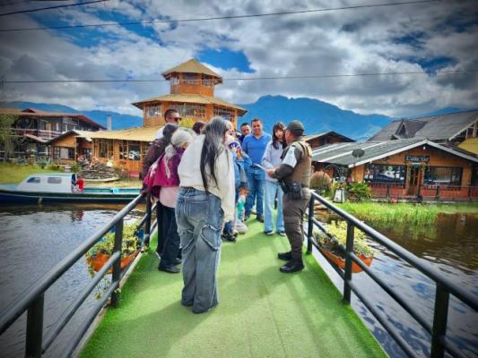 La Policía Nacional de Colombia protege el turismo en el corregimiento de El Encano