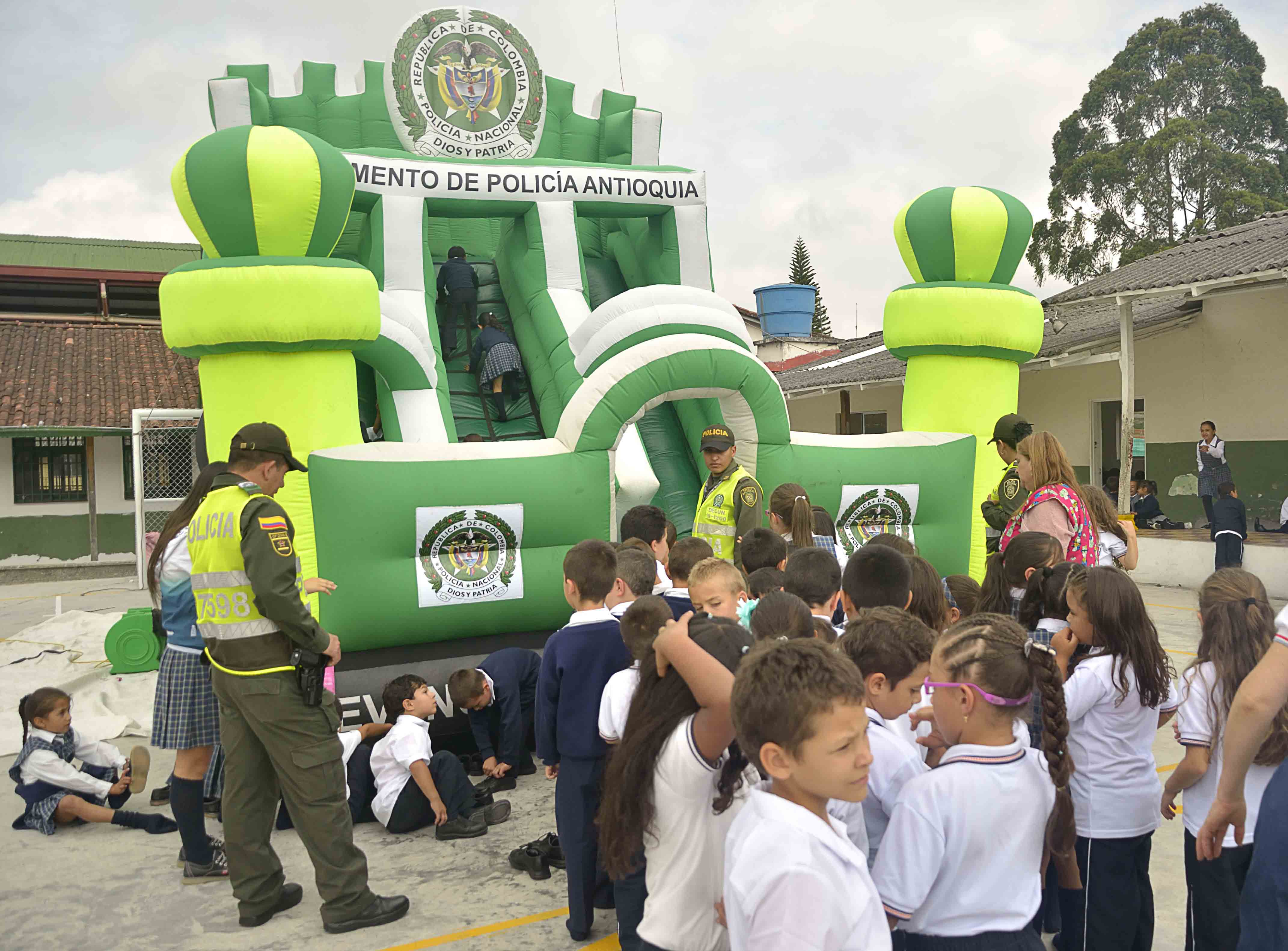 Programa-de-seguridad-para-entornos-escolares-en-Antioquia-adelanta-policía-nacional.