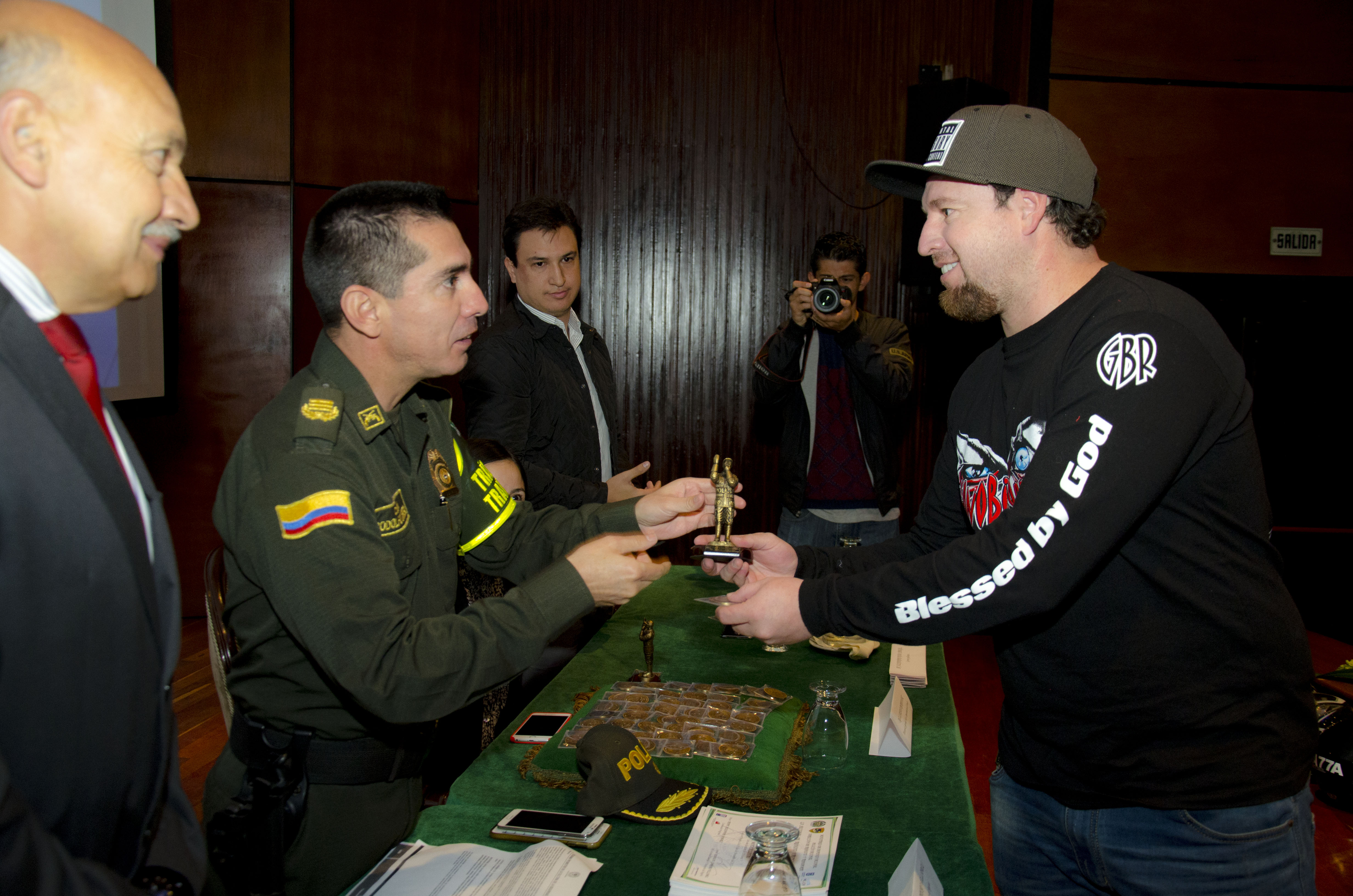 Como “Promotores de la Cultura en Seguridad Vial” la Policía de Tránsito de Bogotá, gradúa a conductores