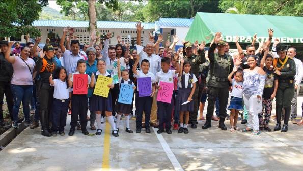 adecuamos-colegios-parques-y-polideportivos-en-zona-rural-de-florencia