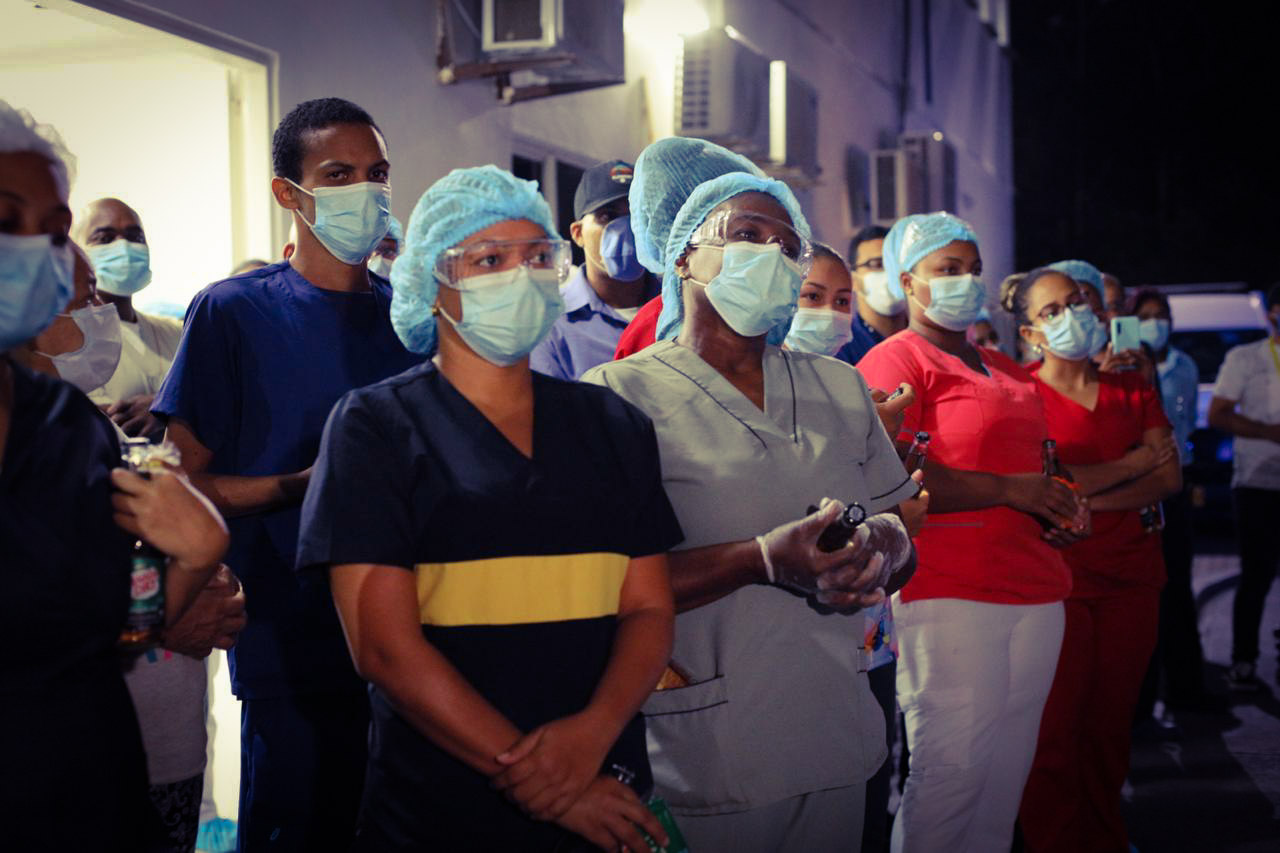 Agradecemos la invaluable labor del personal médico y asistencial en el Departamento Archipiélago