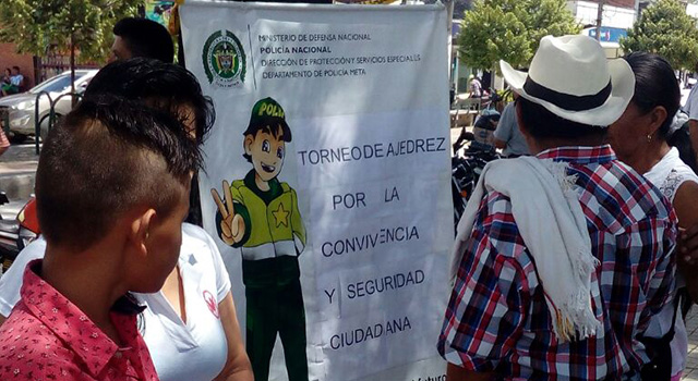 Con-ajedrez-al-parque-la Policía Nacional-promueve-una-sana convivencia-en-el Meta