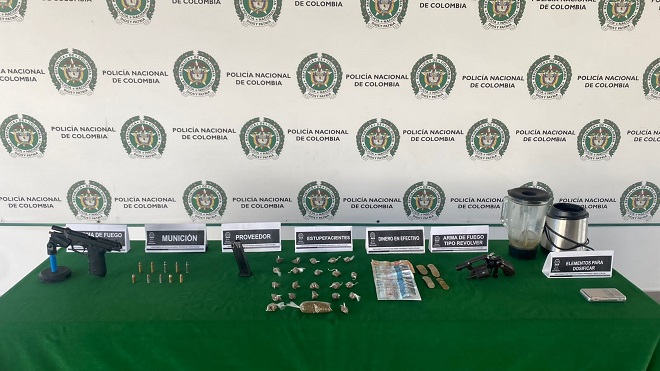 Varios elementos incautados durante el operativo 