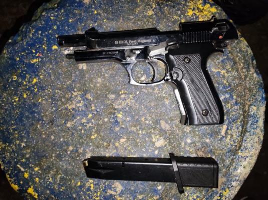 Arma traumatica incautada