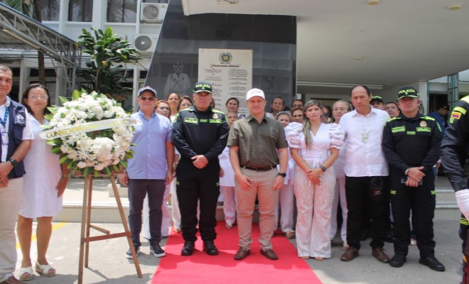 autoridades político administrativas, miembros de la Policía y familiares de victimas 