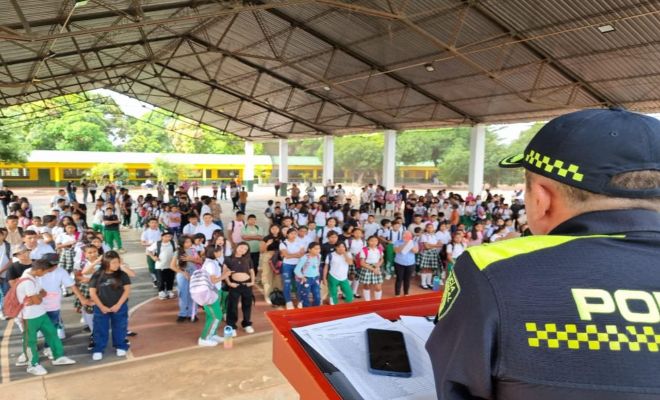 policia, estudiantes