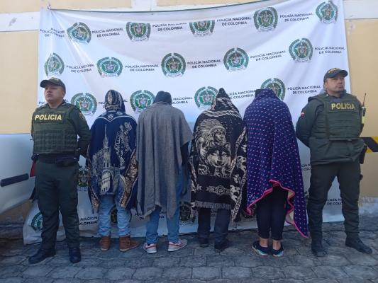 Uniformados fueron atacados por un grupo de desadaptados.