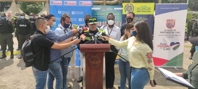 Rueda de prensa con general de cali