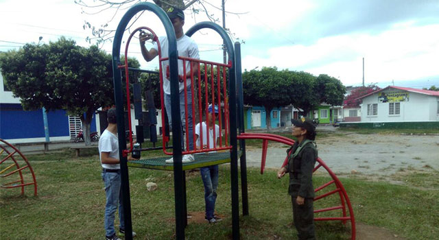 Velamos por brindar entornos más sanos para los niños y niñas-policia-meta