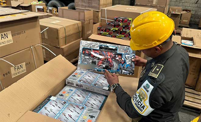 Se logró la aprehensión de un contenedor que transportaba 44.607 unidades de juguetería.