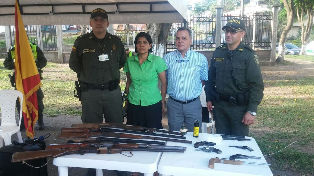 Imagen jornada de cambio de armas por alimentos