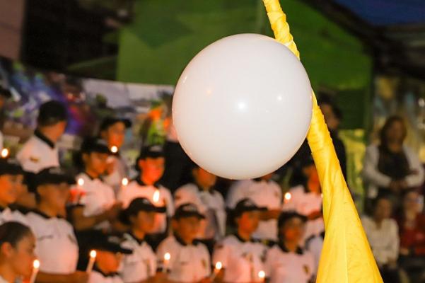 la comunidad y la Policía unidos en contra de la violencia contra los niños