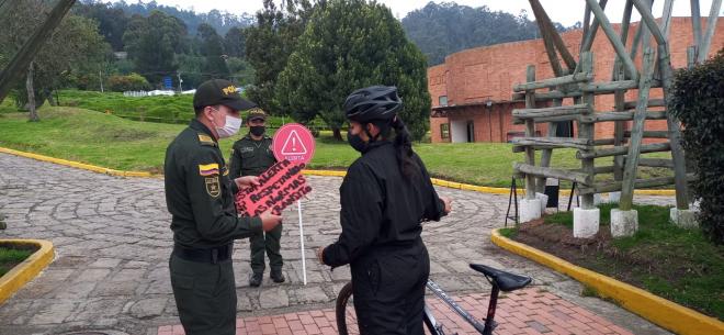 No olvides respetar las señales de tránsito