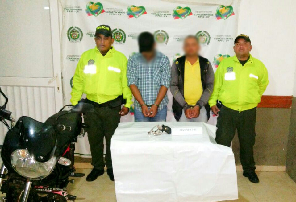 Tras intensa persecución policía logra dar captura a dos atracadores