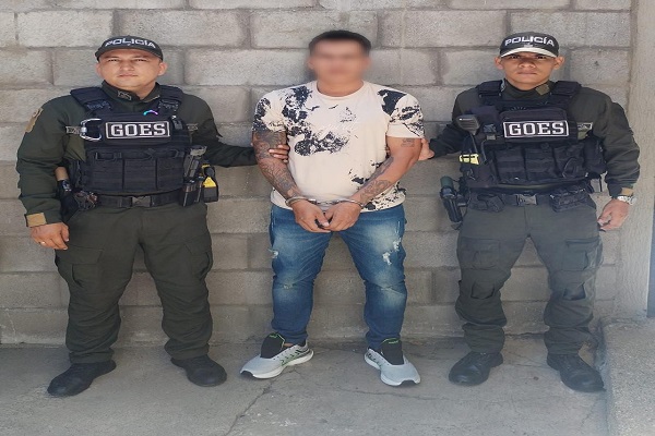 Dos Policías adscritos al GOES y una persona capturada por orden judicial vigente en Neiva