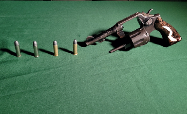 Siete armas de fuego inacutadas