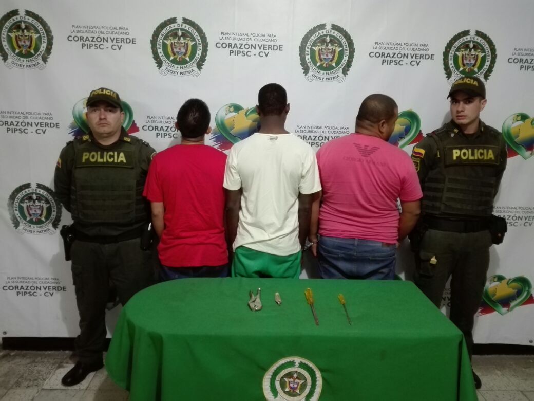 policia_captura_tres_personas_daño_bien_ajeno