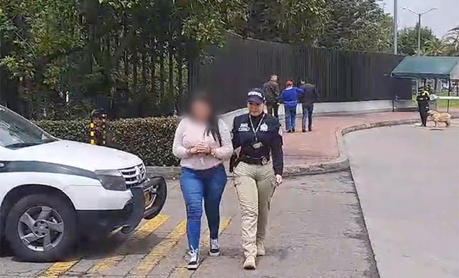 Traslado de ciudadana extranjera después de captura