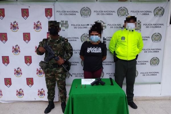 Capturada-una-persona-quien-portaba-una-pistola